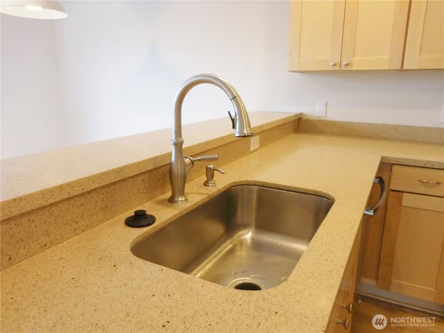 Property photo for 214 W McGraw Street #201, Seattle photo 5