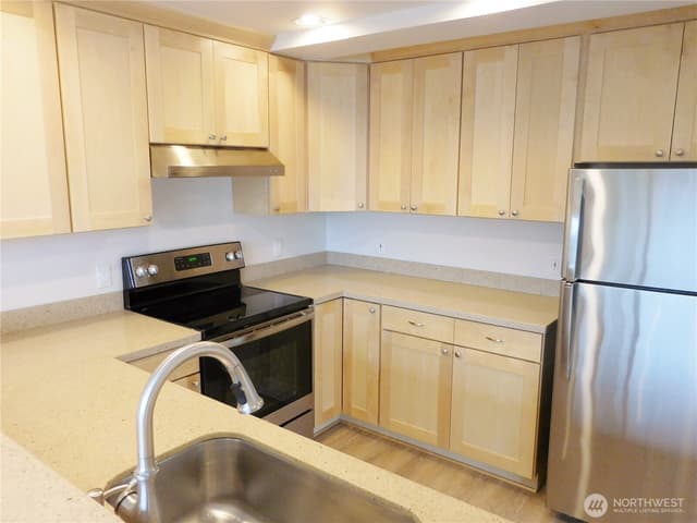 Property photo for 214 W McGraw Street #201, Seattle photo 3