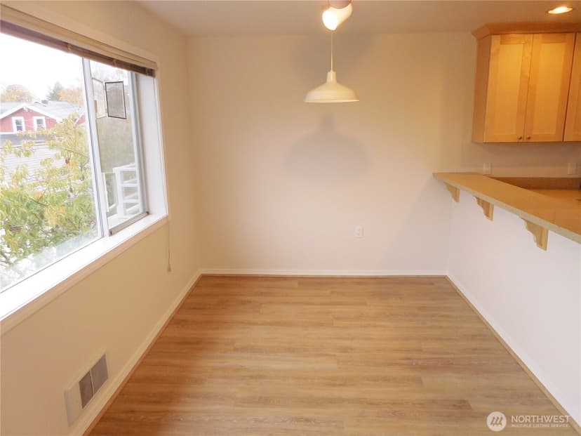 Property photo for 214 W McGraw Street #201, Seattle photo 8