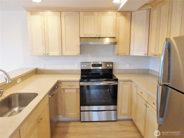 Property photo for 214 W McGraw Street #201, Seattle photo 2