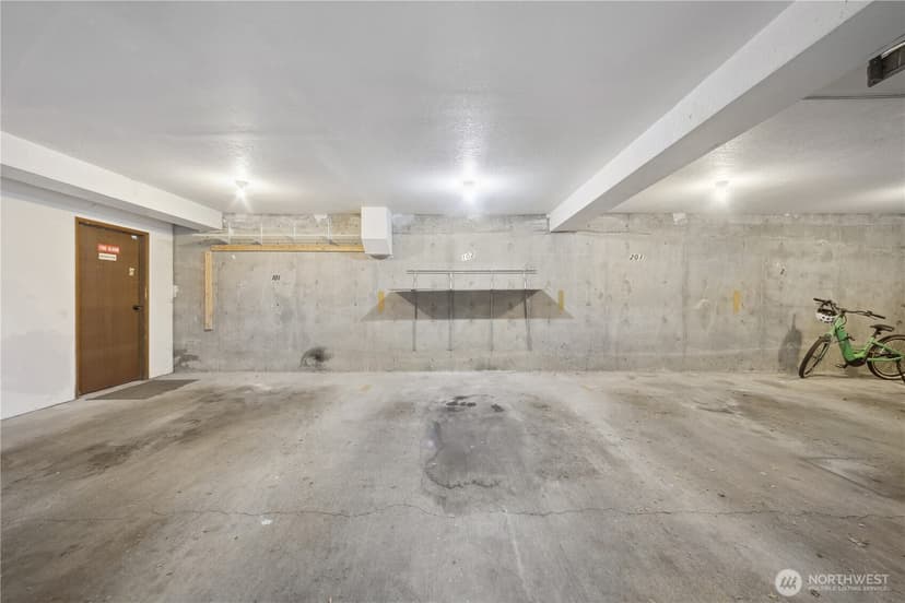 Property photo for 2028 Waverly Place N #102, Seattle photo 15