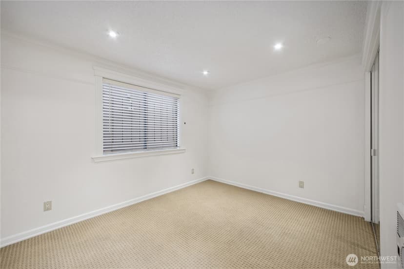 Property photo for 2028 Waverly Place N #102, Seattle photo 13