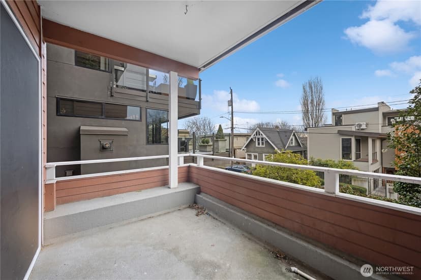 Property photo for 2028 Waverly Place N #102, Seattle photo 8