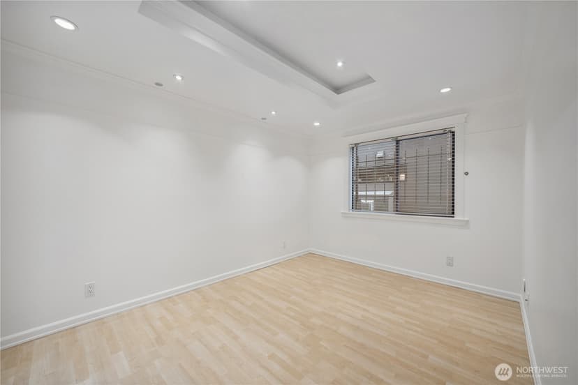 Property photo for 2028 Waverly Place N #102, Seattle photo 10