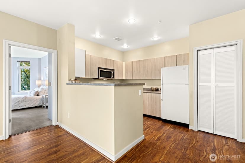Property photo for 2414 1st Avenue ##309, Seattle photo 7