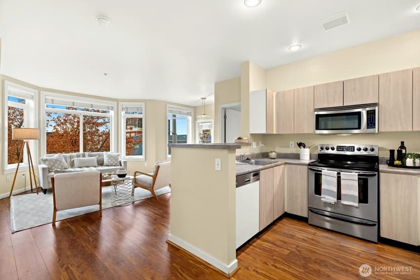 Property photo for 2414 1st Avenue ##309, Seattle photo 5