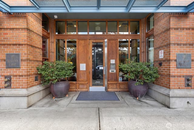 Property photo for 2414 1st Avenue ##309, Seattle photo 3