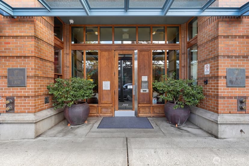 Property photo for 2414 1st Avenue ##309, Seattle photo 3