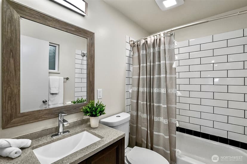 Property photo for 6205 NE 125th Street, Kirkland photo 21