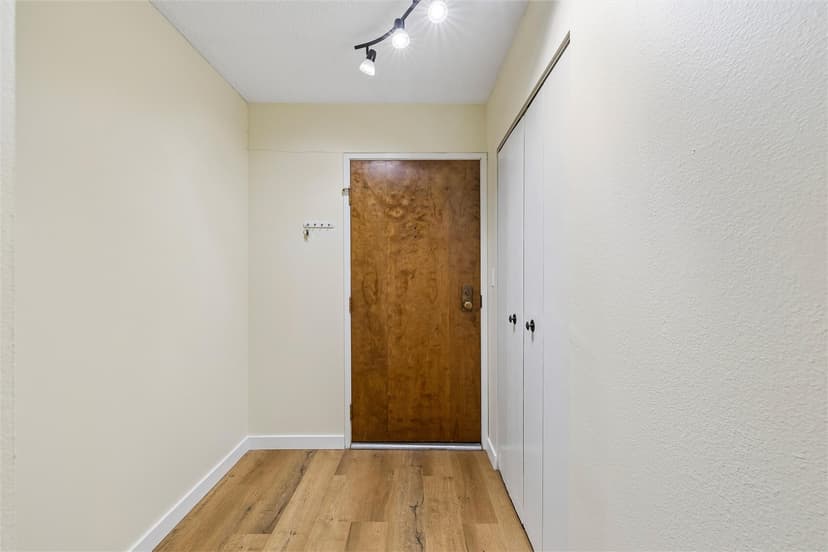 Property photo for 2100 Third Avenue #503, Seattle photo 11