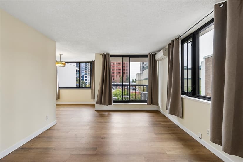 Property photo for 2100 Third Avenue #503, Seattle photo 4
