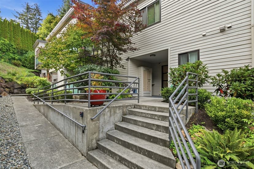 Property photo for 5225 50th Avenue NE #204, Seattle photo 3