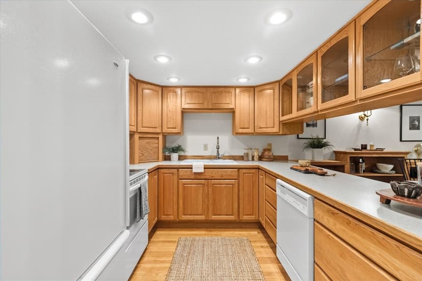 Property photo for 200 James Street #102, Edmonds photo 9
