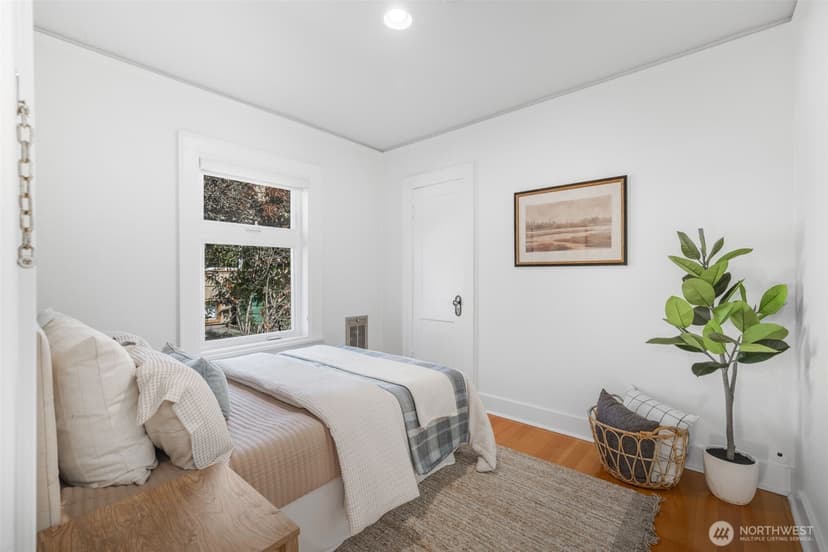 Property photo for 6731 27th Avenue NW, Seattle photo 11