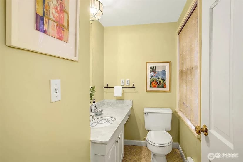 Property photo for 2002 12th Avenue E, Seattle photo 12