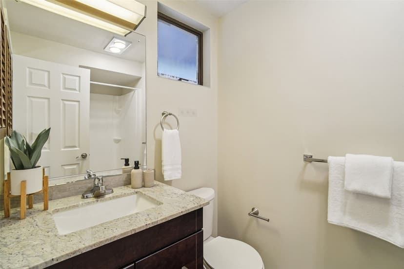 Property photo for 14469 NE 12th Place, Bellevue photo 16