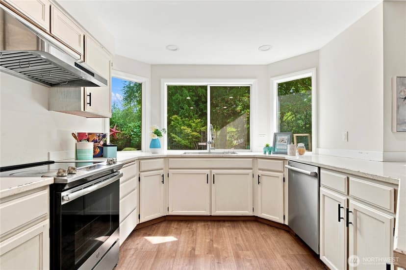 Property photo for 24528 SE 43rd Place, Issaquah photo 14