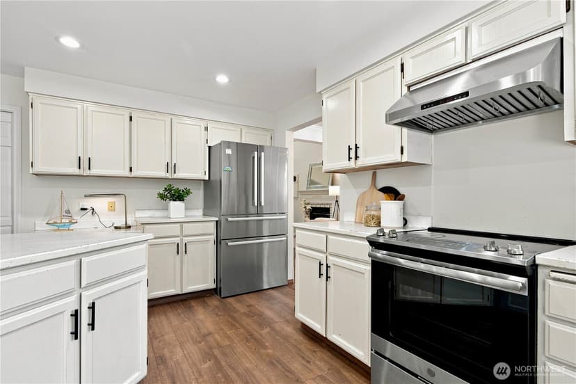 Property photo for 24528 SE 43rd Place, Issaquah photo 16