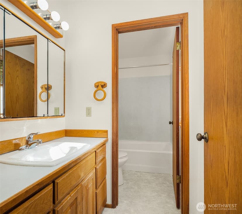 Property photo for 131 137th Street SW, Everett photo 23
