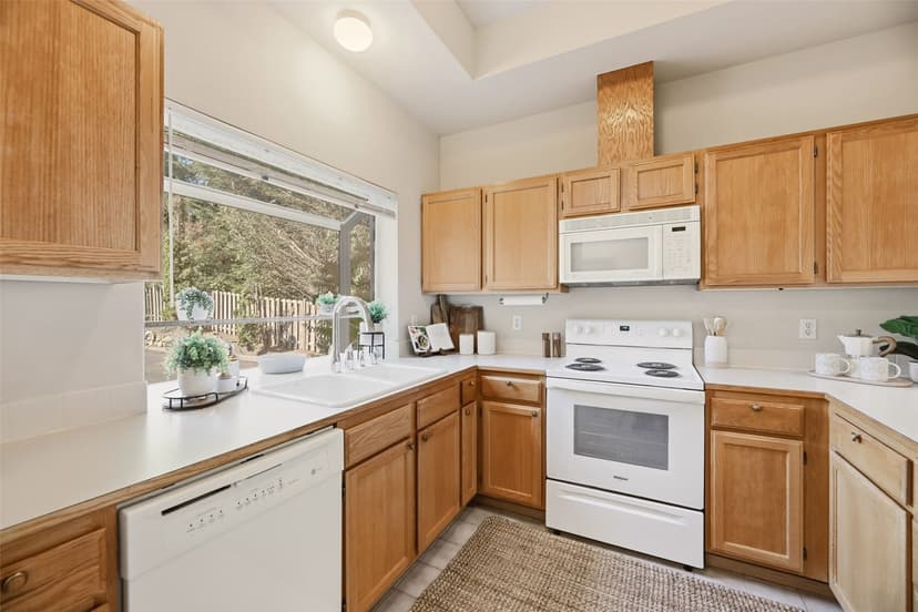 Property photo for 20901 Cypress Way #13, Lynnwood photo 9