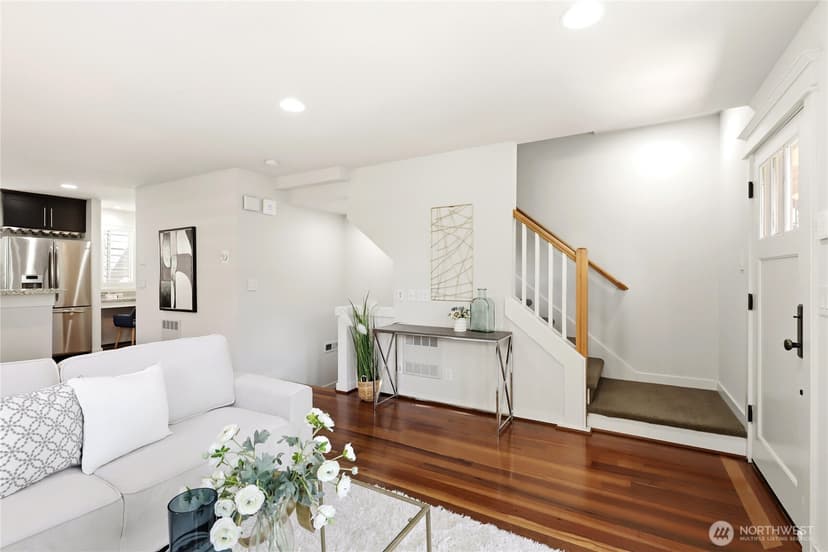 Property photo for 3128 Franklin Avenue E #B, Seattle photo 9