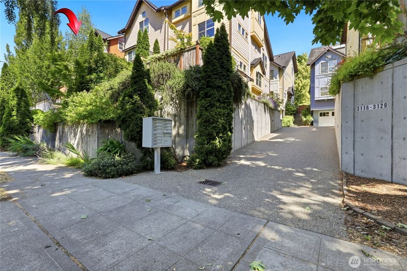 Property photo for 3128 Franklin Avenue E #B, Seattle photo 22