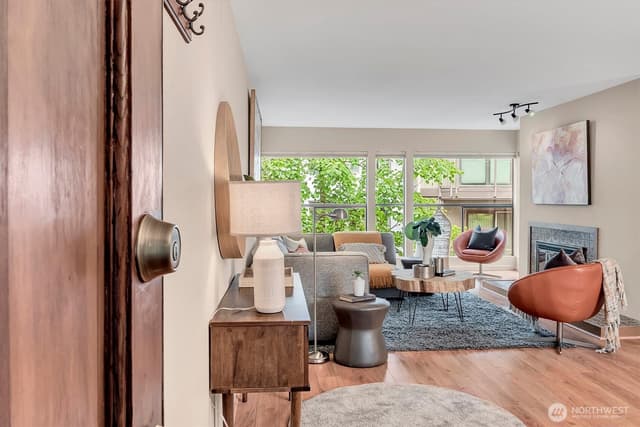 Property photo for 5025 California Avenue SW #406, Seattle photo 3