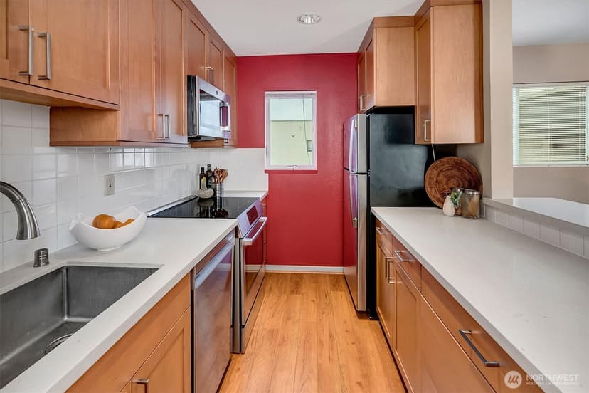 Property photo for 5025 California Avenue SW #406, Seattle photo 11