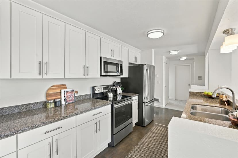 Property photo for 2500 W Manor Place #318, Seattle photo 11
