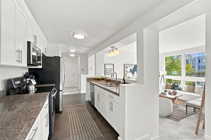 Property photo for 2500 W Manor Place #318, Seattle photo 10