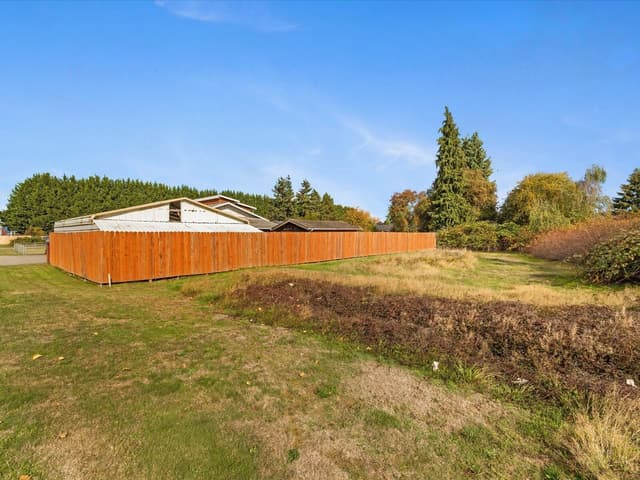 Property photo for 19 51st Avenue NE, Arlington photo 2