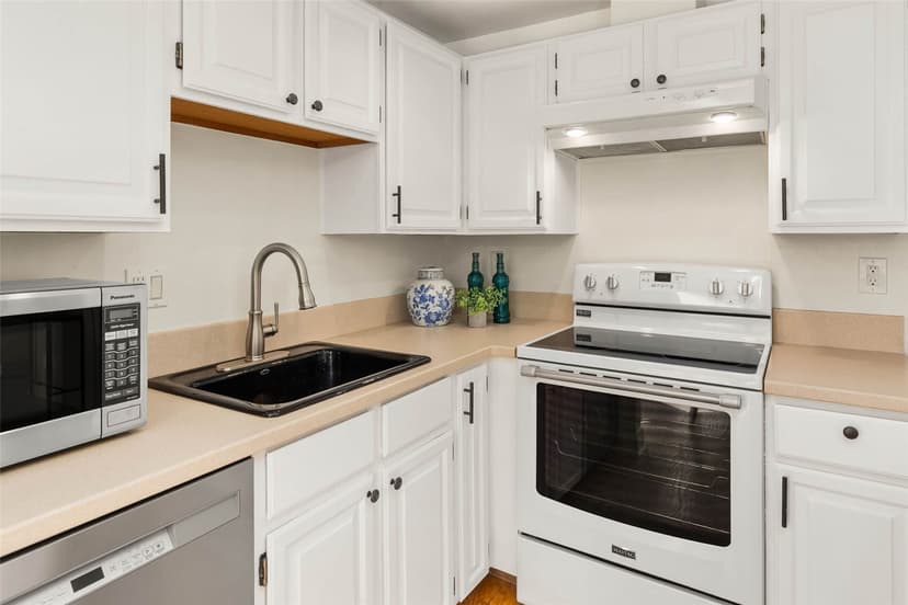 Property photo for 202 W Olympic Place #302, Seattle photo 10