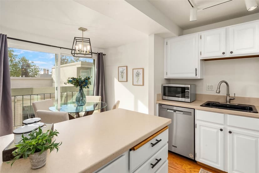Property photo for 202 W Olympic Place #302, Seattle photo 9