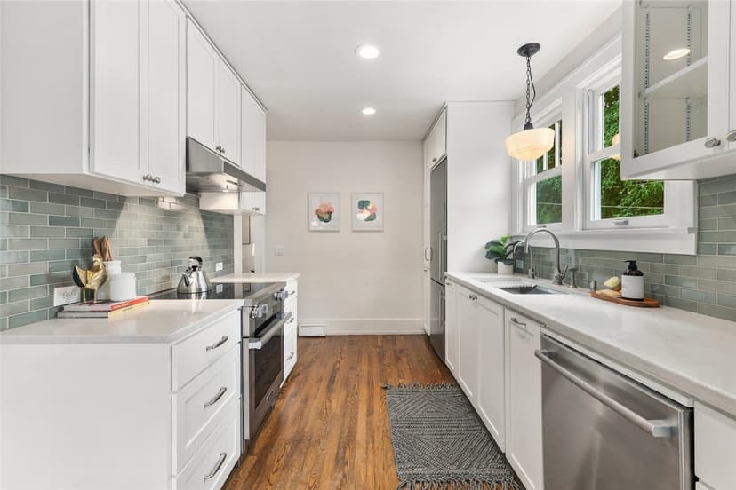 Property photo for 5531 28th Avenue NE, Seattle photo 13