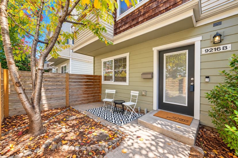 Property photo for 9216 Stone Ave N #B, Seattle photo 3