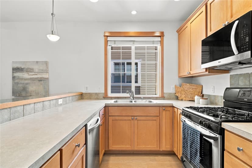 Property photo for 9216 Stone Ave N #B, Seattle photo 18