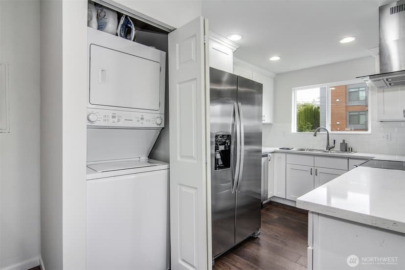 Property photo for 505 3rd Street, Kirkland photo 14