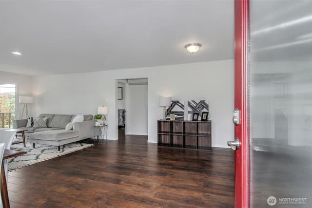 Property photo for 505 3rd Street, Kirkland photo 4