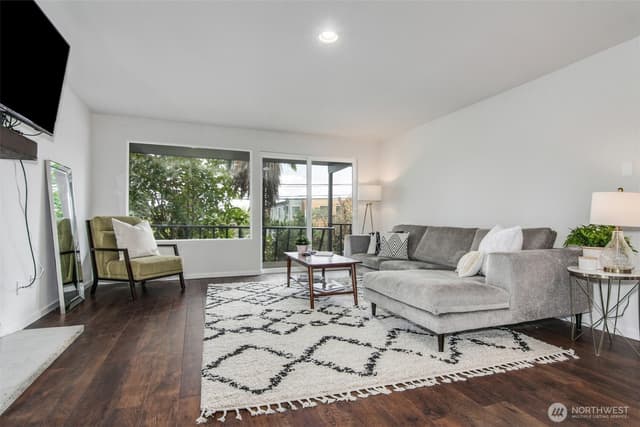 Property photo for 505 3rd Street, Kirkland photo 5