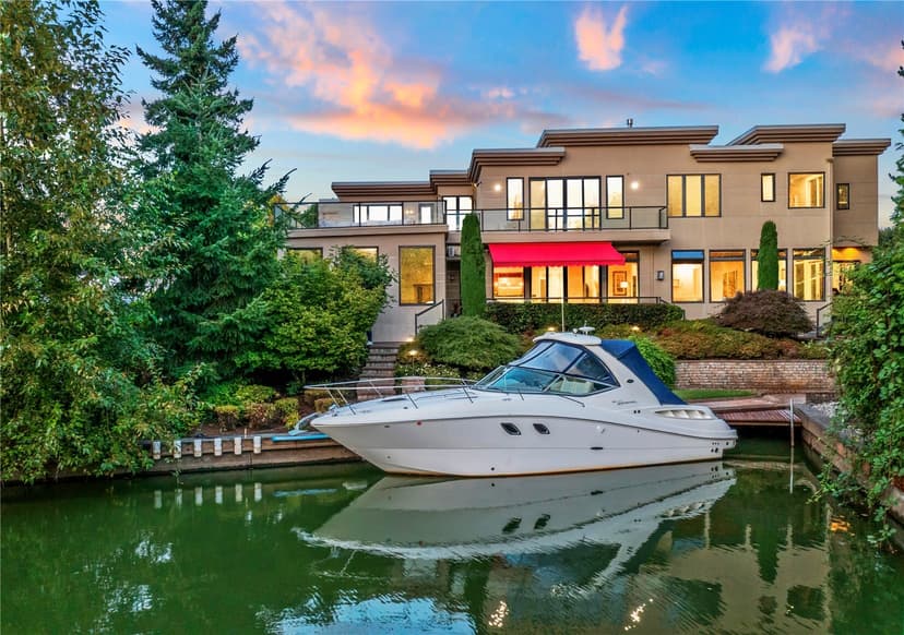 Property photo for 2 Crescent Key SE, Bellevue
