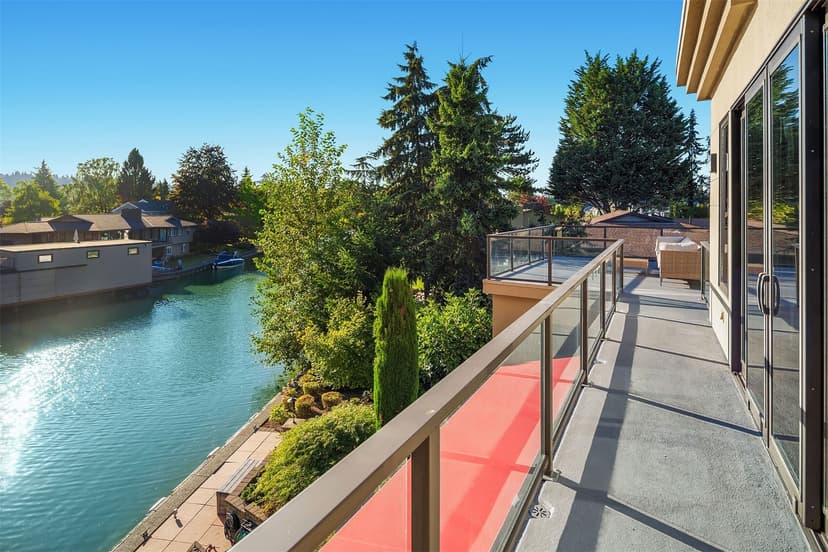 Property photo for 2 Crescent Key SE, Bellevue photo 25