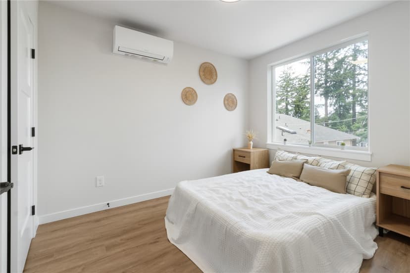 Property photo for 12531 25th Avenue NE #B, Seattle photo 12