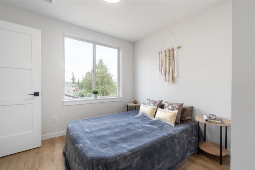 Property photo for 12531 25th Avenue NE #B, Seattle photo 13