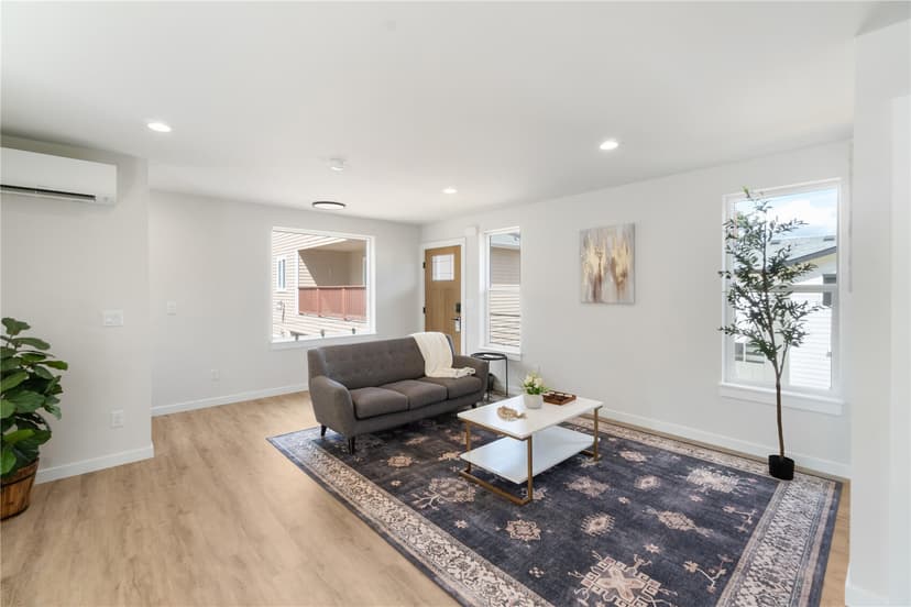 Property photo for 12531 25th Avenue NE #B, Seattle photo 4