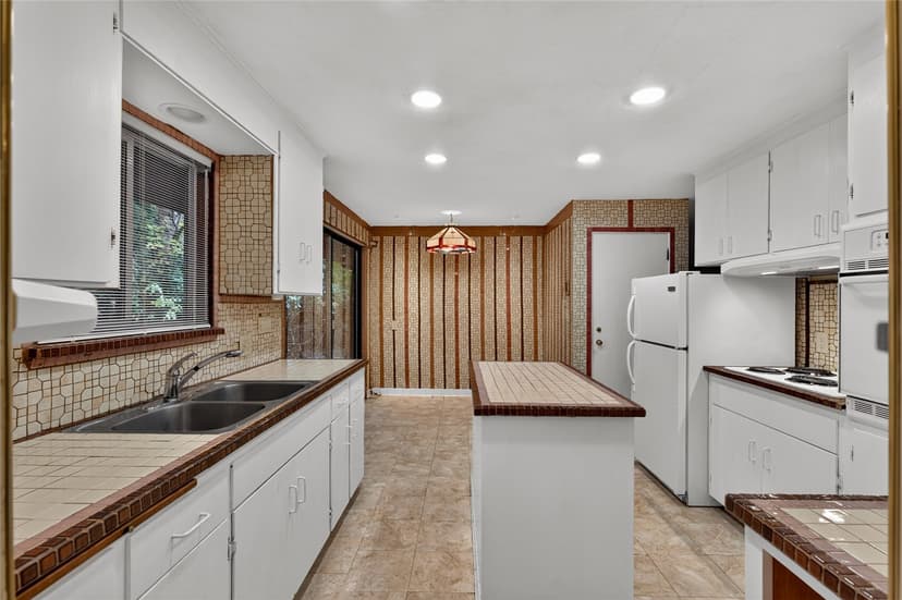 Property photo for 18456 40th Place NE, Lake Forest Park photo 11