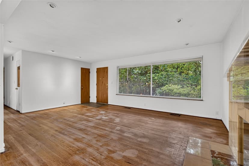 Property photo for 18456 40th Place NE, Lake Forest Park photo 6