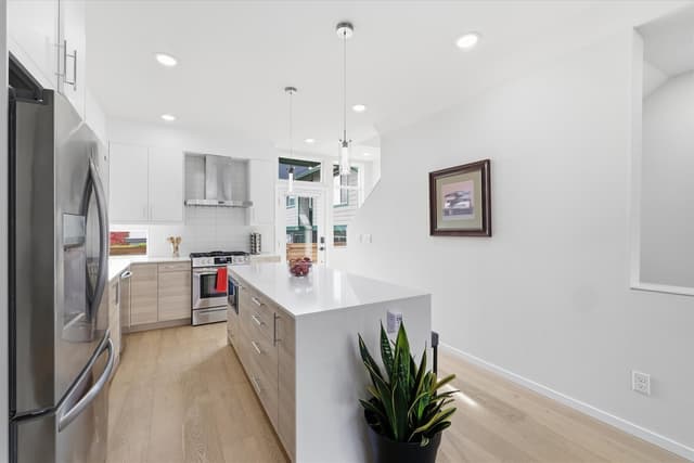 Property photo for 901 28th Avenue S #B, Seattle photo 3