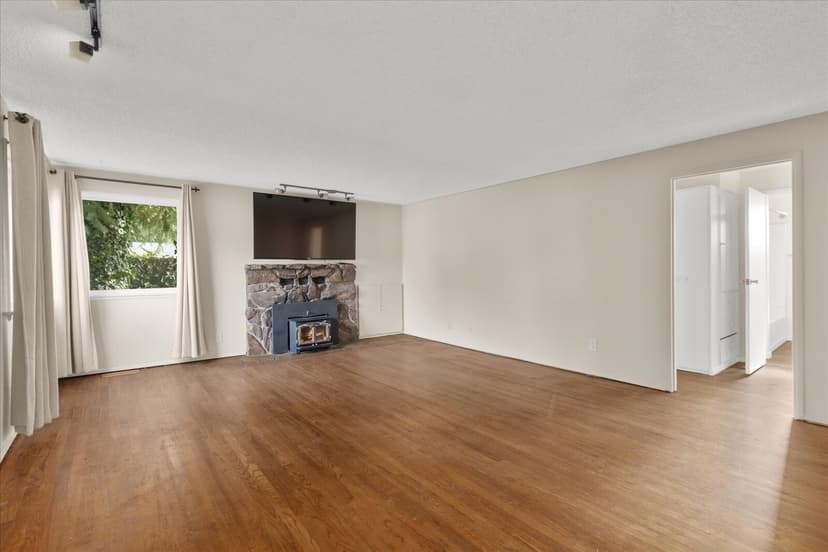 Property photo for 2210 202nd Street SW, Lynnwood photo 7
