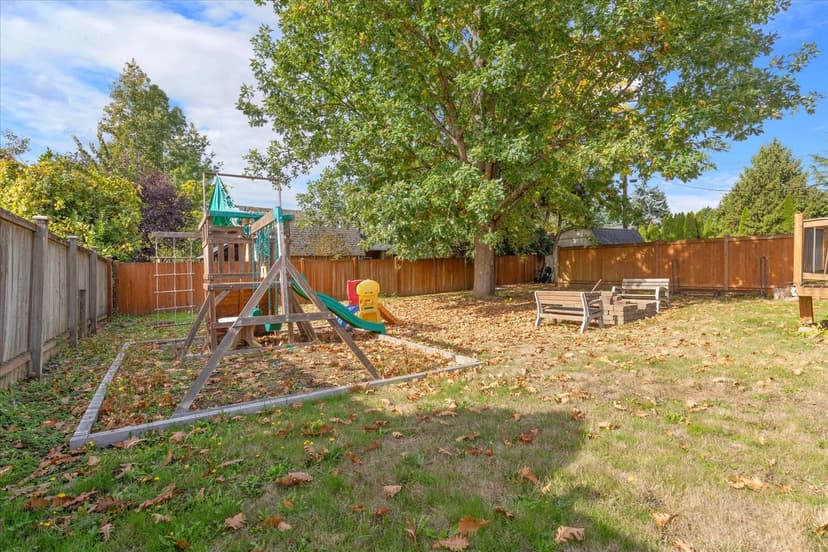 Property photo for 2210 202nd Street SW, Lynnwood photo 28