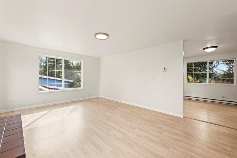 Property photo for 10756 Bartlett Ave NE, Seattle photo 7